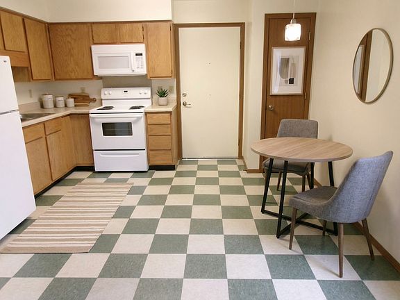 3rd image of 202 E Church St #204