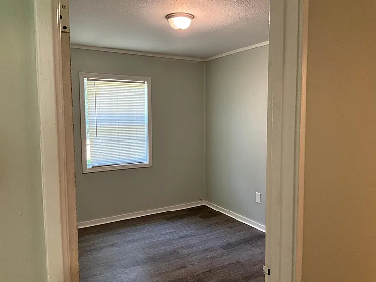 3056 Woodview Dr — Photo 4