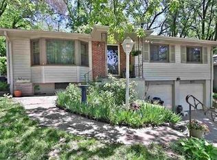6917 N 63rd St, Omaha, NE 68152