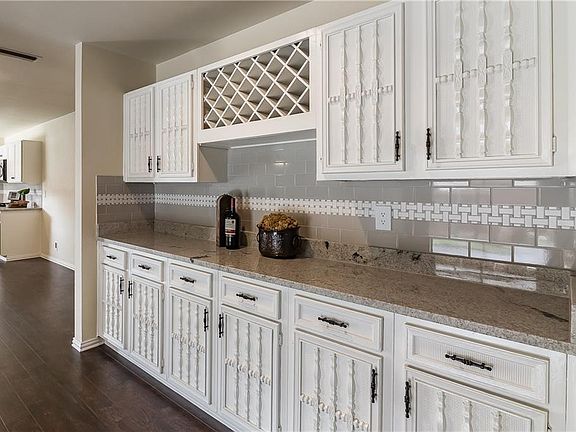 3rd image of 1802 Castille Dr