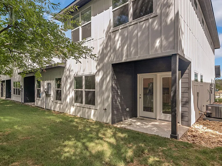 1924 Royal Loop #D — Photo 15