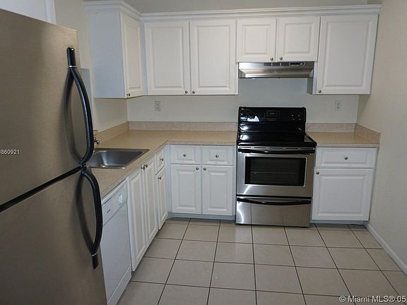 3rd image of 731 N Pine Island Rd APT 103