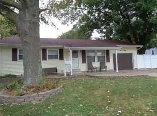 950 Lindsay Ln, Florissant, MO 63031