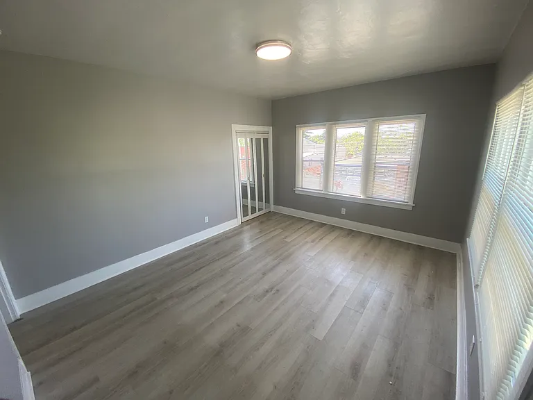 5918 Genoa St #8 — Photo 11