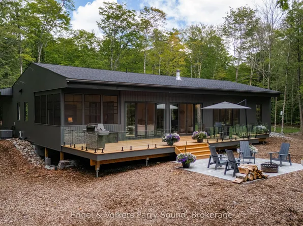 15 Beechwood Dr, Seguin, ON P2A 2W8