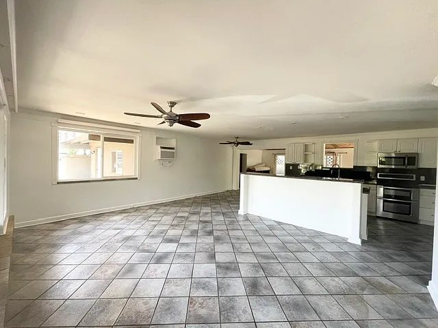 3 bed, 1870 sqft, $3,900 — Photo 3
