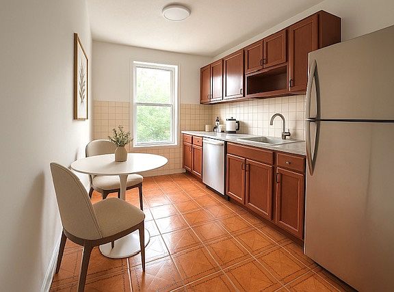 4th image of 557 Rogers Ave Floor 2