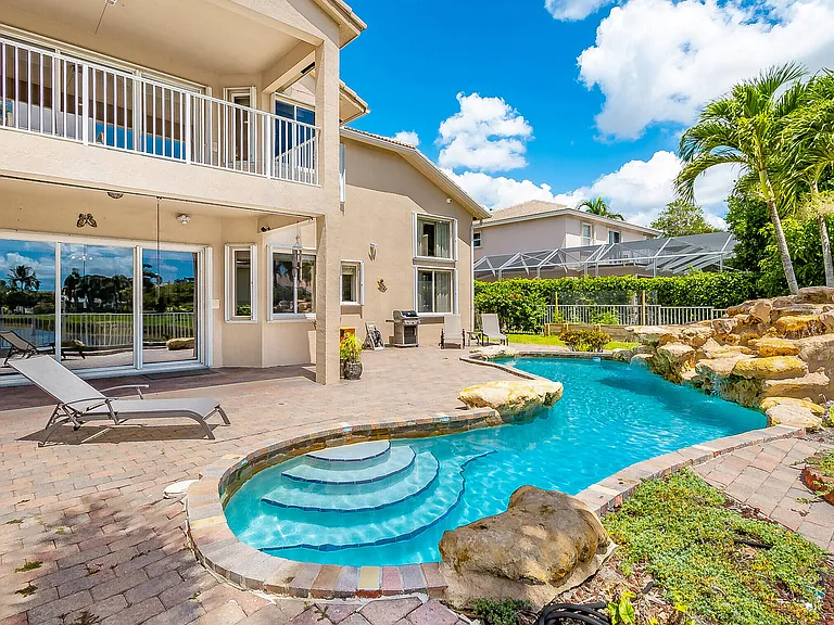 4600 Mariners Cove Dr — Photo 27