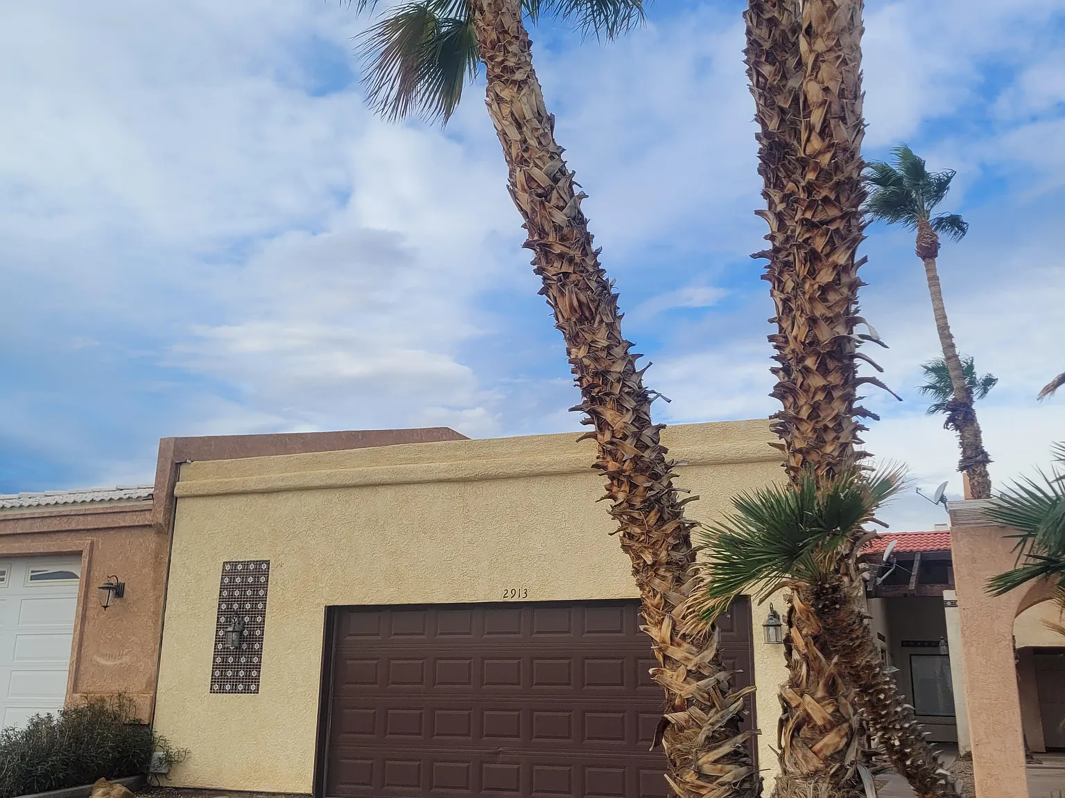 2913 Country Club Dr — Photo 3