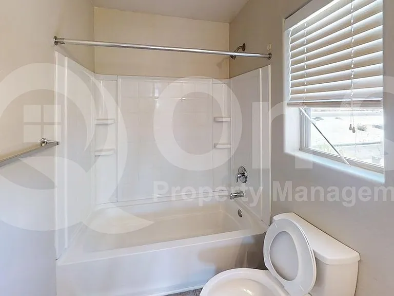 11012 W College Dr — Photo 15