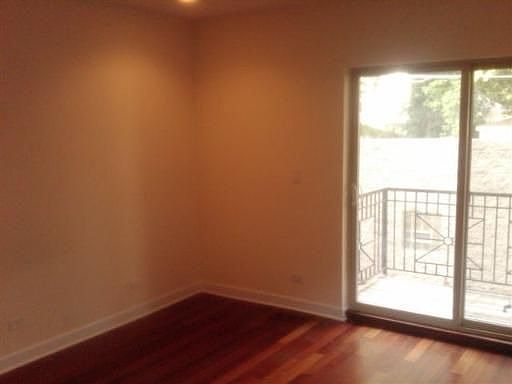 3rd image of 2447 W Lunt Ave APT 1R