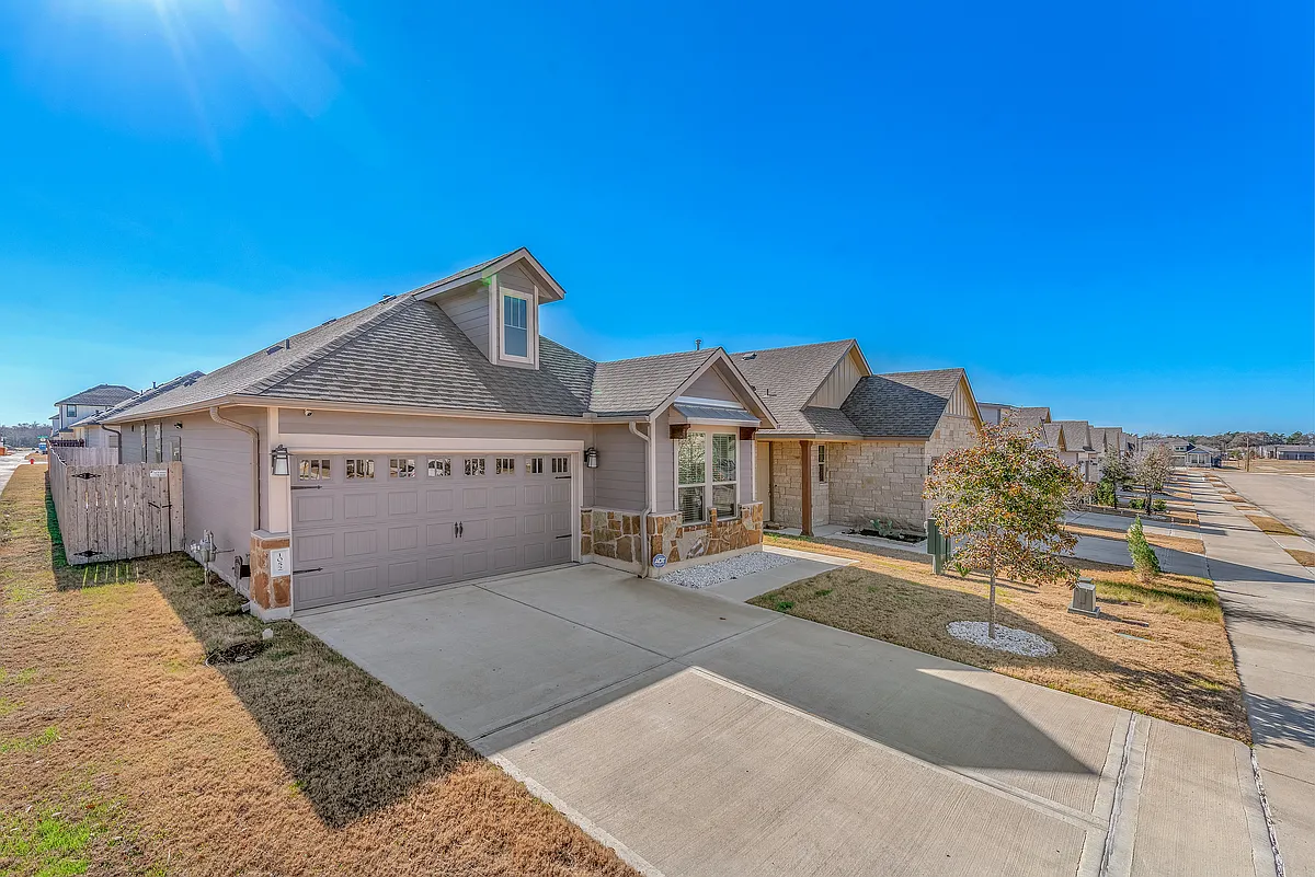 Building Photo - 1052 Toledo Bend Dr