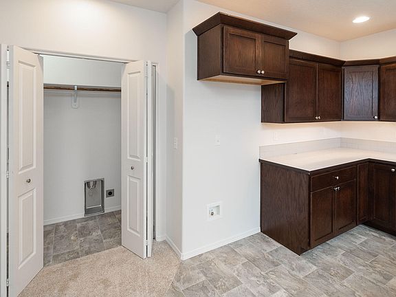 5th image of 2459 NW Jackpine Ln #92