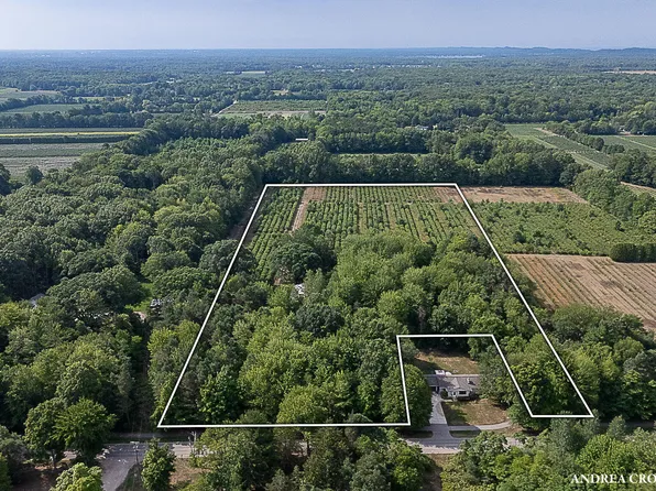 15620 Quincy St, Holland, MI 49424