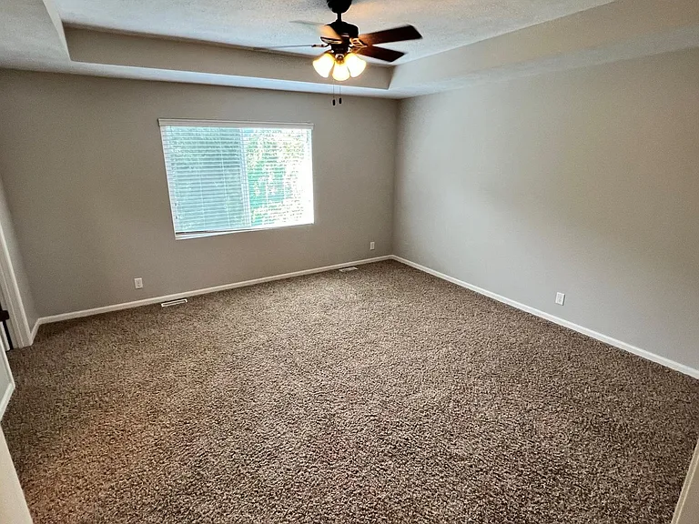 6008 S 190th Ter — Photo 9