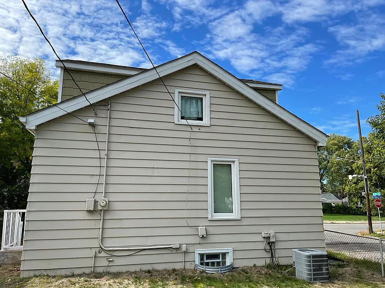 3858 Fremont Ave N — Photo 11