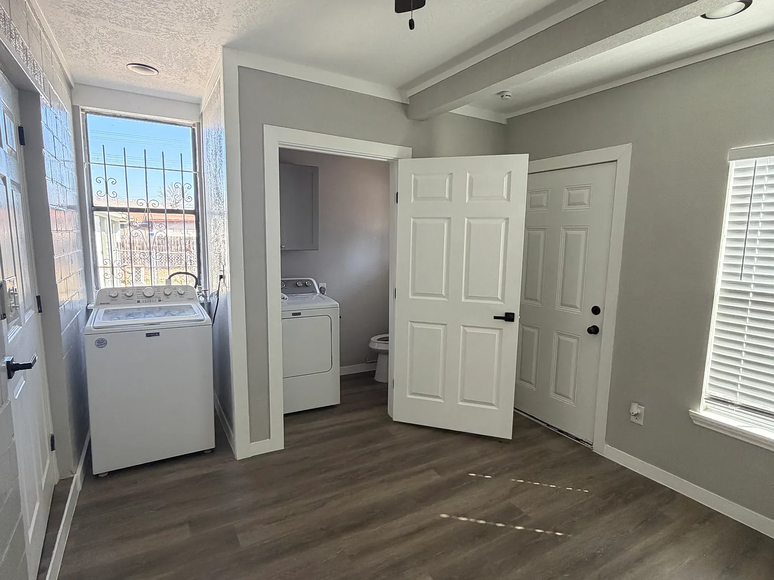 2 bed, 1.5 bath, 960 sqft, $1,400 — Photo 3