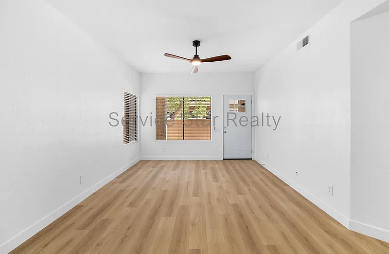 2 bed, 2.0 bath, 999 sqft, $2,200 — Photo 3