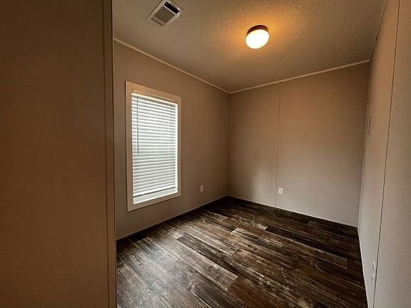 4th image of 103 Coleman St #103