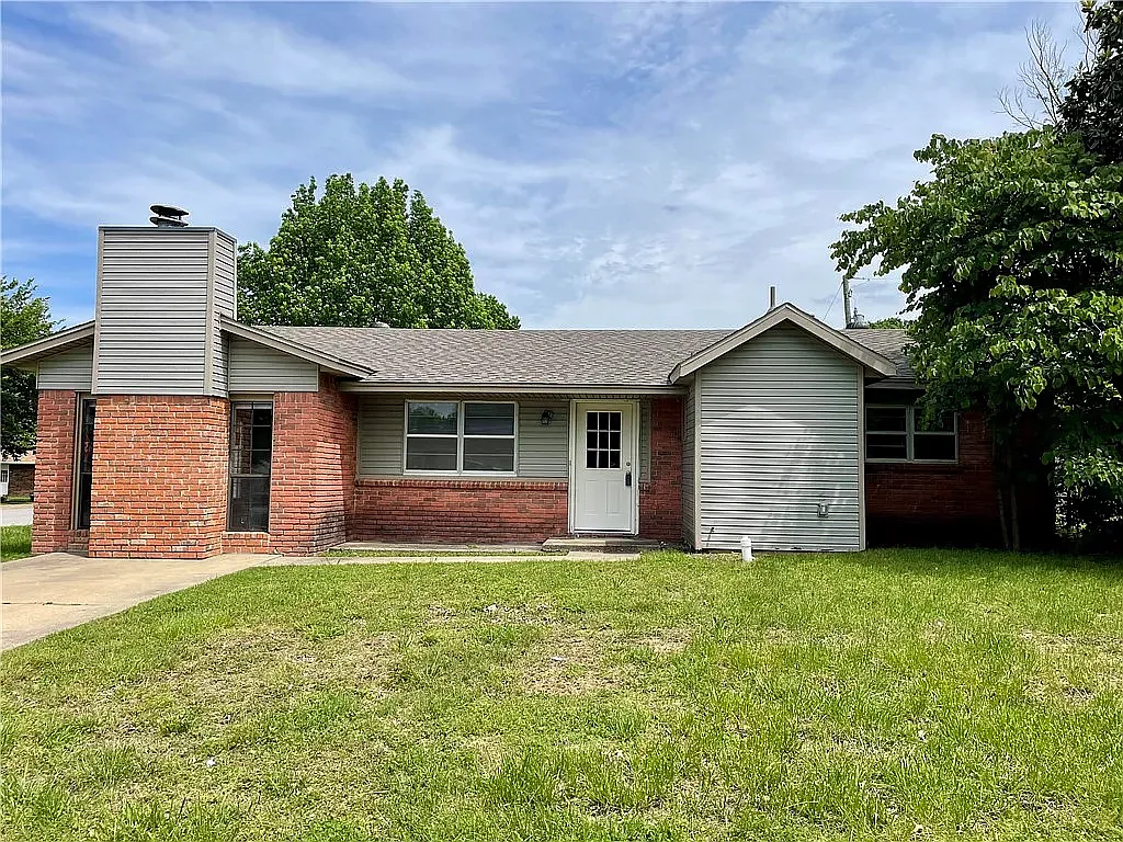 3 bed, 1714 sqft, $1,700 — Photo 1