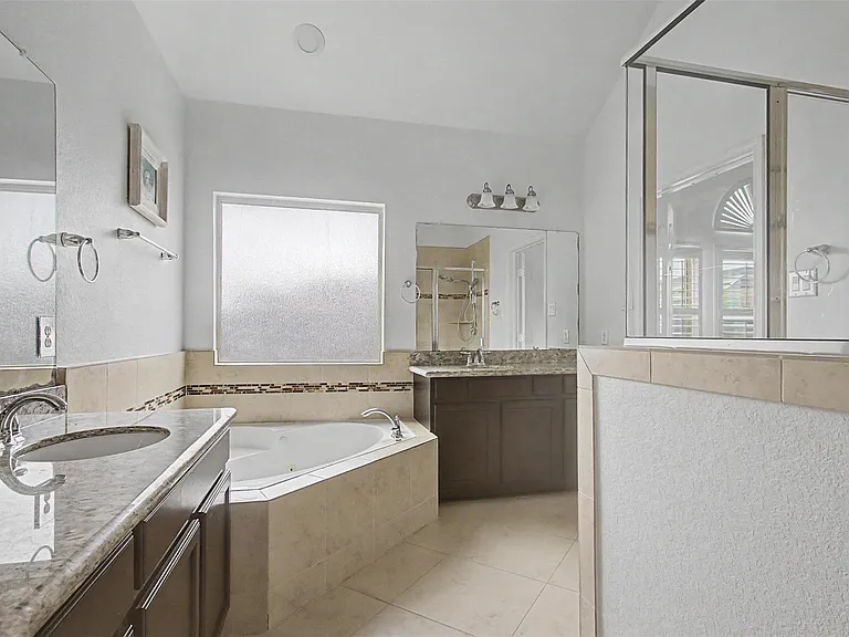 6363 Fairdale Ln #H — Photo 41