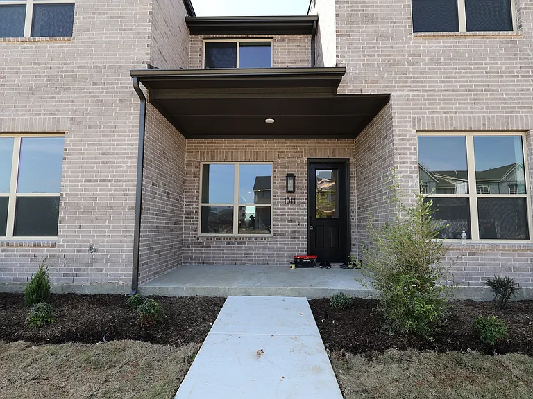 1311 Arkansas Springs St — Photo 2
