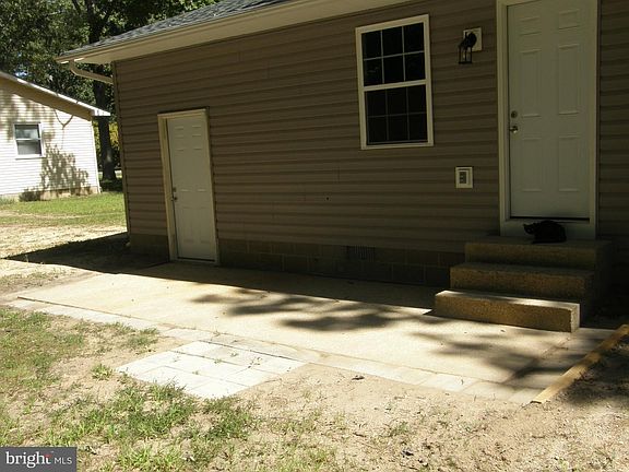 4th image of 22337 Sandra Ln
