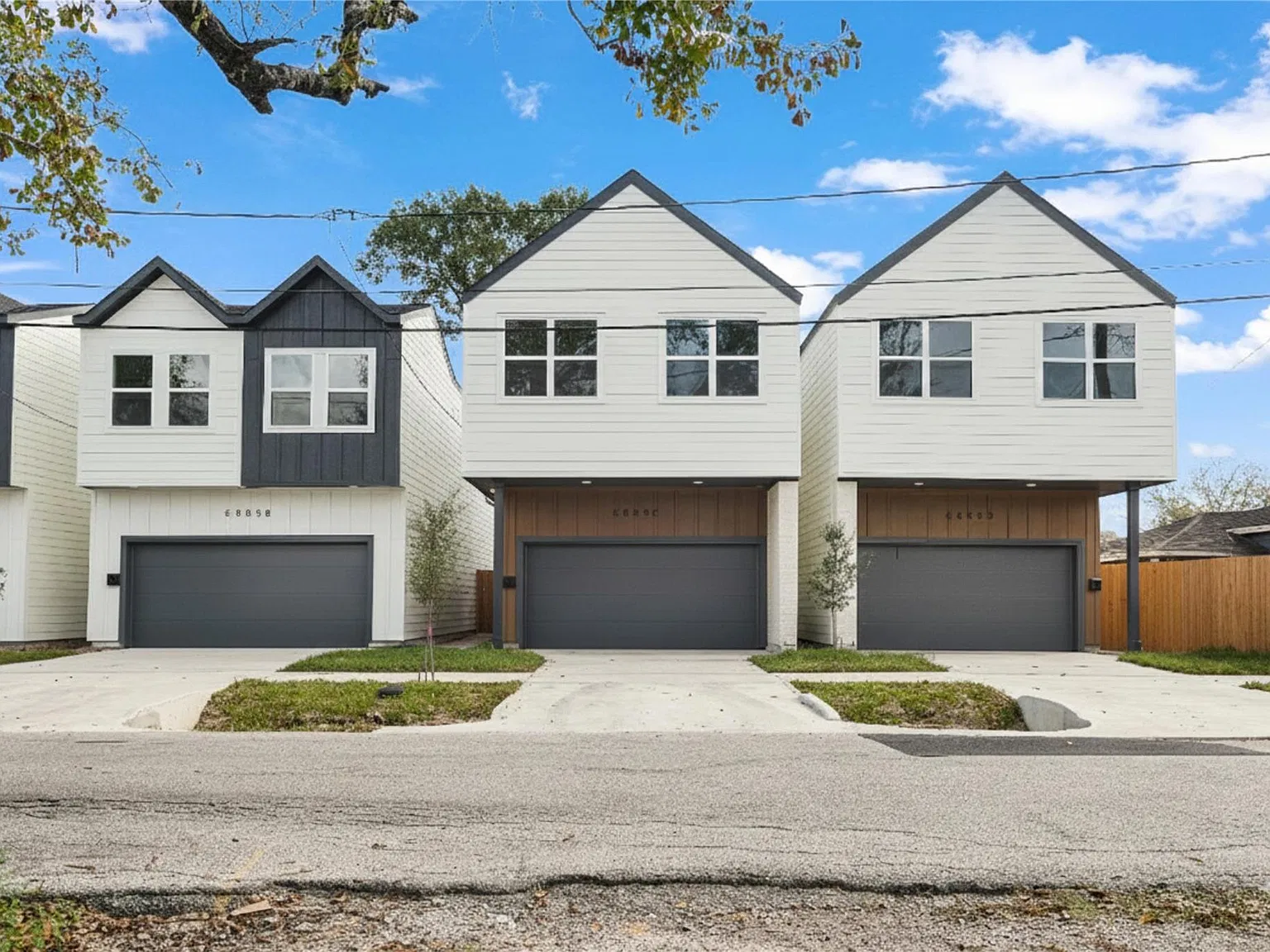 3 bed, 3.5 bath, 2008 sqft, $2,600 — Photo 1