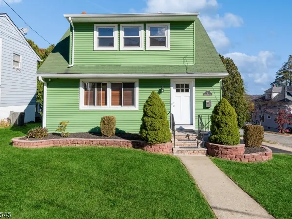 2 Green Tree Ln, Dover Town, NJ 07801