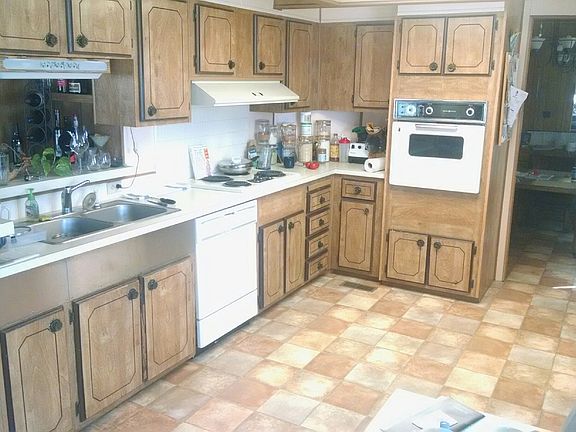 view SE of kitchen