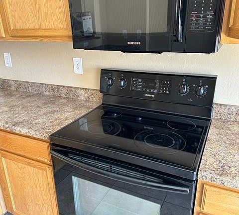 3rd image of 42276 W Bunker Dr