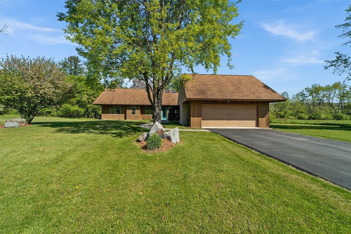 25 Brookside Ln, Chenango Forks, NY 13746 Zillow