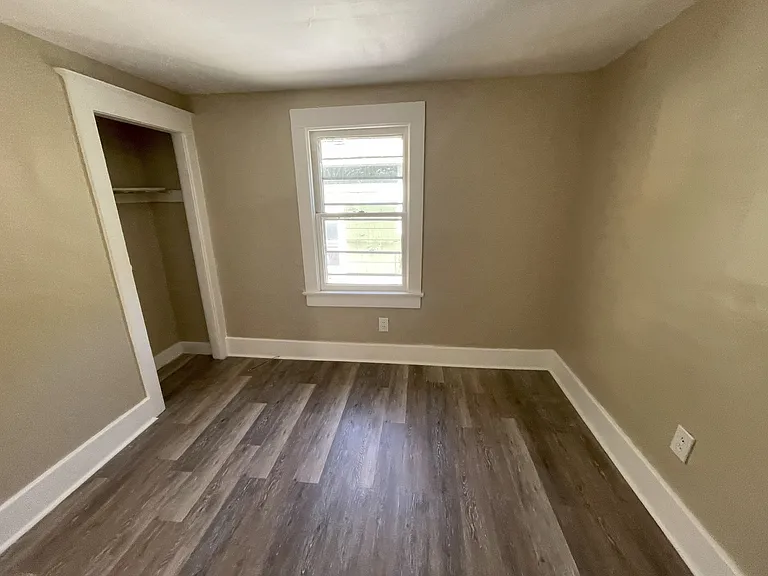 112 Winterroth St #UP — Photo 3