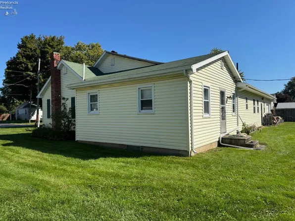 325 Randall Ave, Bellevue, OH 44811