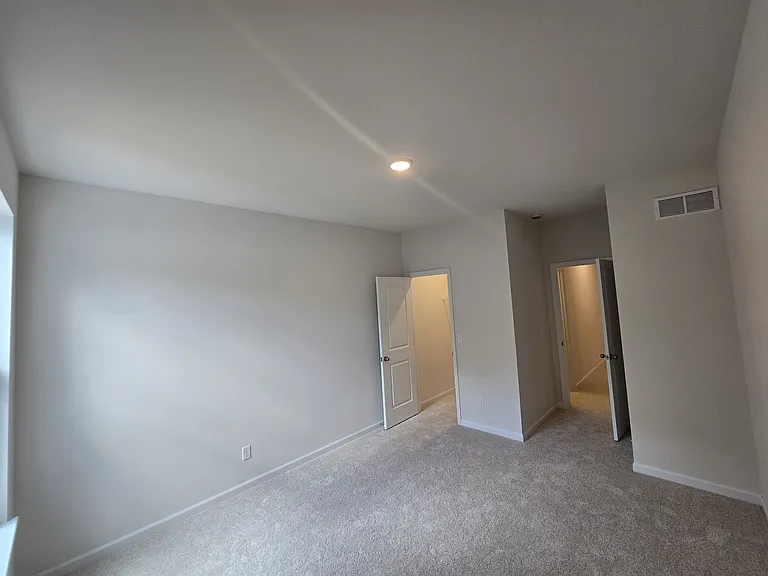 140 Sterling Dr — Photo 19