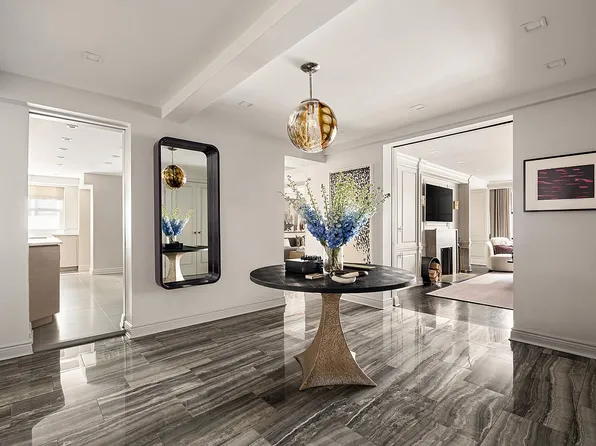 220 E 73rd St APT 6D, New York, NY 10021