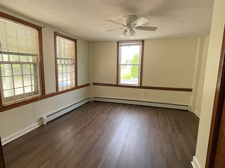 front bedroom 13' x 14'