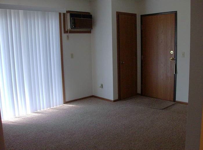 2nd image of 835 E 6th St APT 7