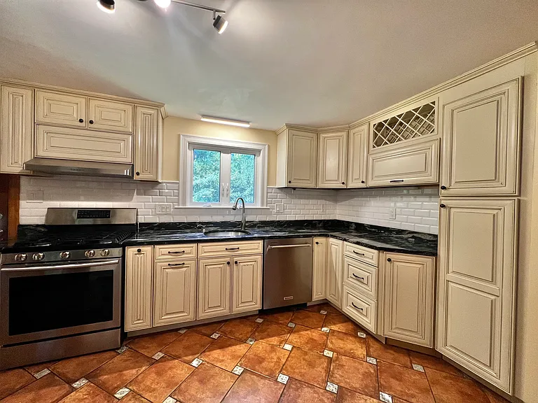 85 Alba Rd — Photo 5
