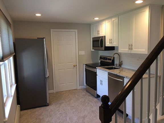 2nd image of 39 Penn Valley Dr