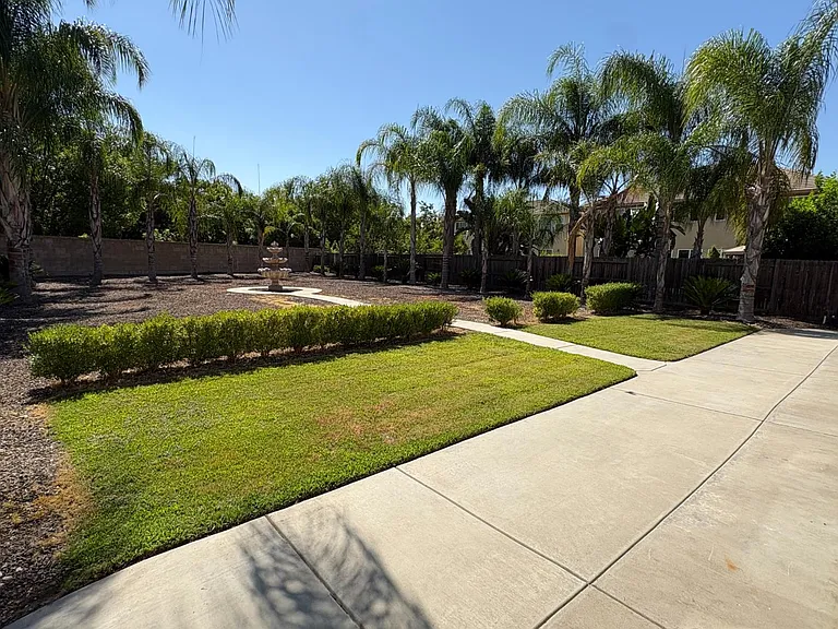 1105 N Perry Ave — Photo 53