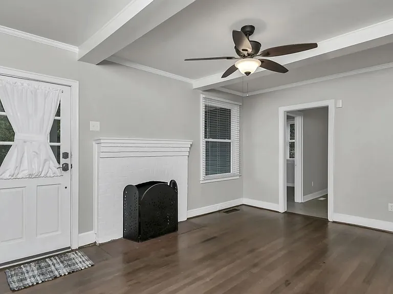 1013 Price Ave — Photo 6