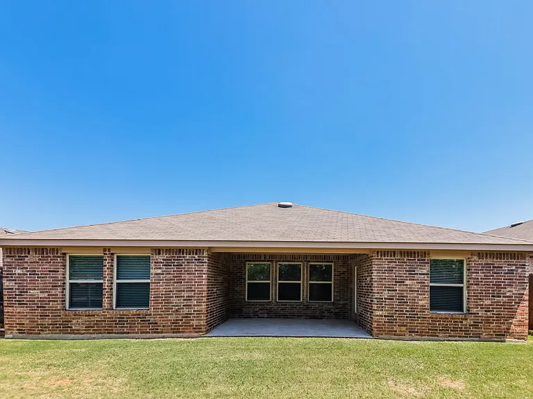 2618 Saldana Dr — Photo 16
