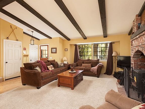 5th image of 447 Pineview Dr