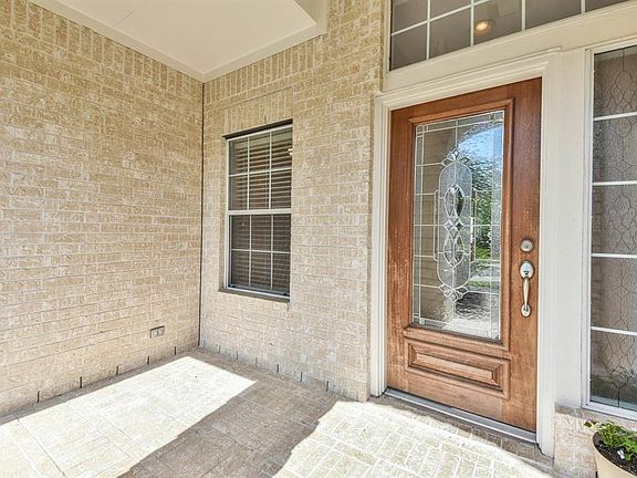 4th image of 17615 Sierra Creek Ln