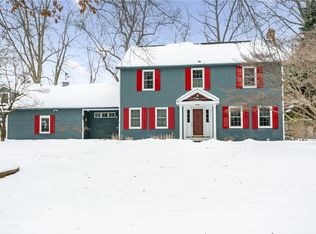 25 Sand Brook Rd, Pittsford, NY 14534