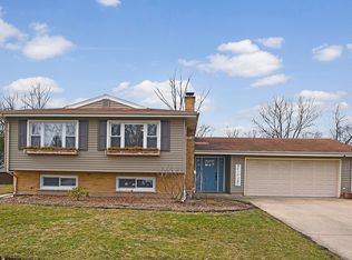 18834 Castle Rd, Homewood, IL 60430