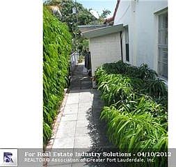 4th image of 1420 NW 1st Ave