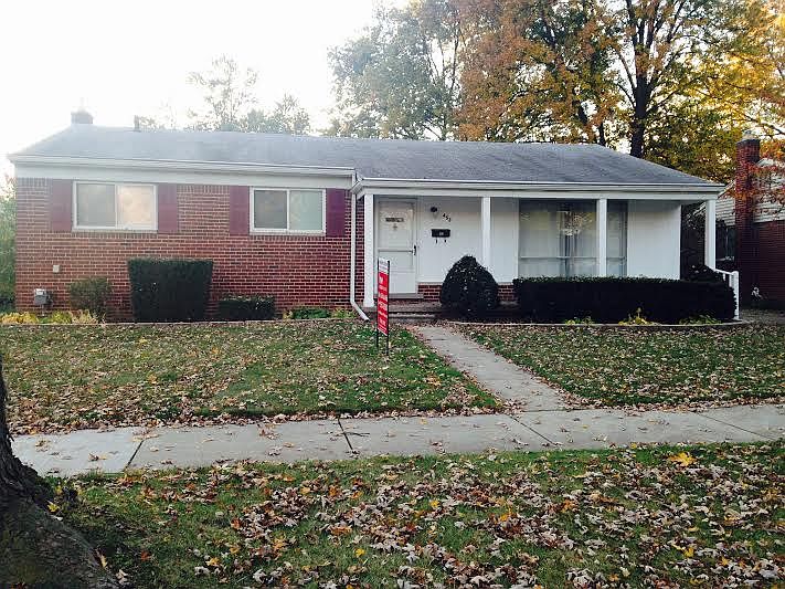 1 level living brick home