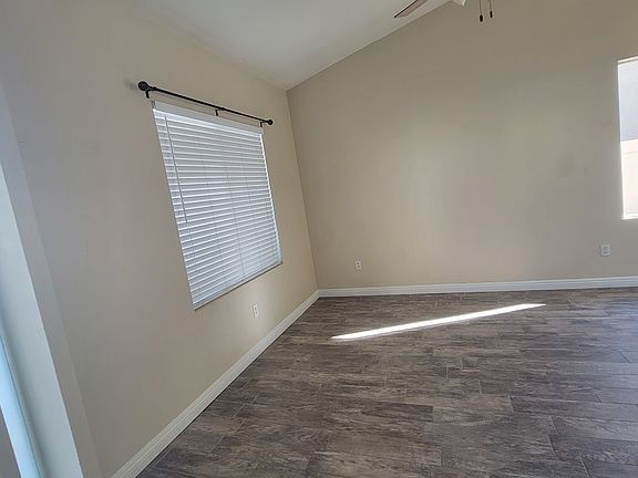3rd image of 1004 Arrasmith Ln